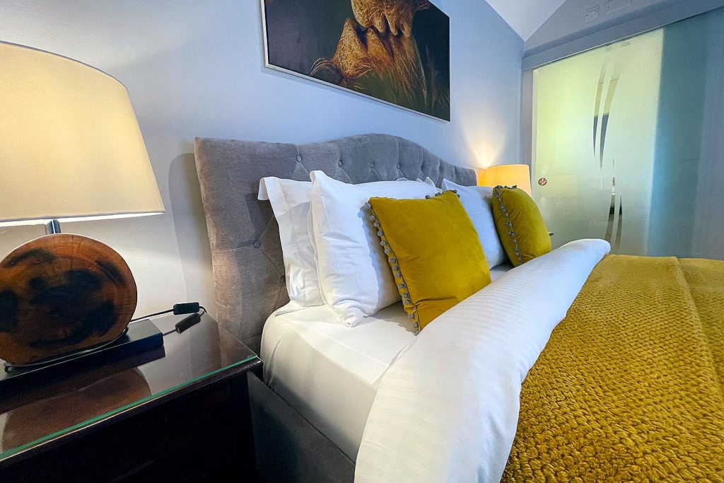 large-double-room-with-patio